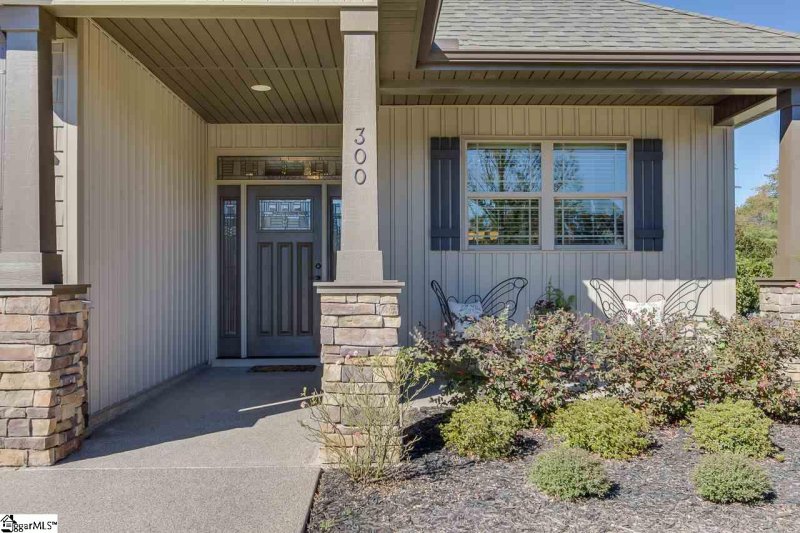 Property image 4 at 300 Owasso Drive, Greenville, SC 29615