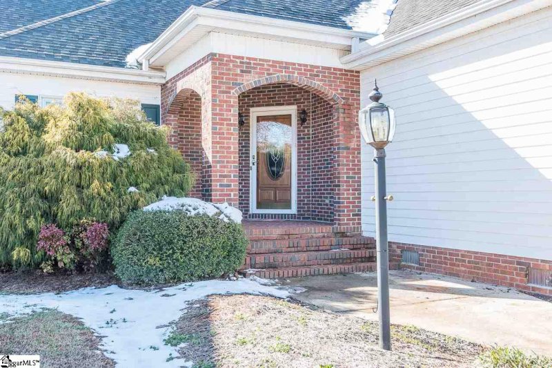 Property image 2 at 2827 Locust Hill Road, Taylors, SC 29687