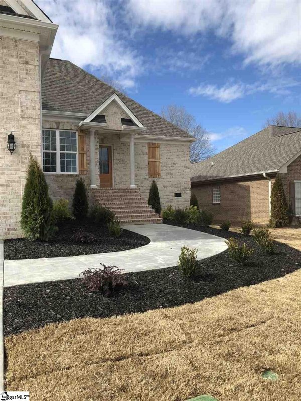 Property image 2 at 110 Banbury Circle, Simpsonville, SC 29681