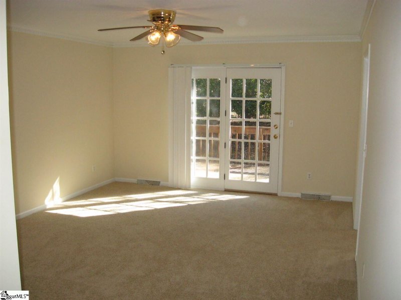 Property image 4 of 217 Hatteras Lane in Ambergate, Simpsonville, SC 29680