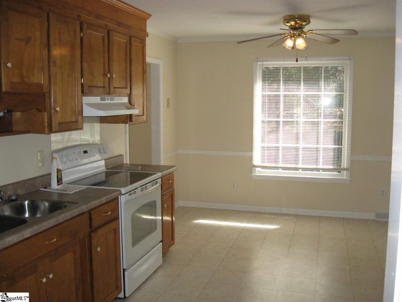 Property image 5 of 217 Hatteras Lane in Ambergate, Simpsonville, SC 29680