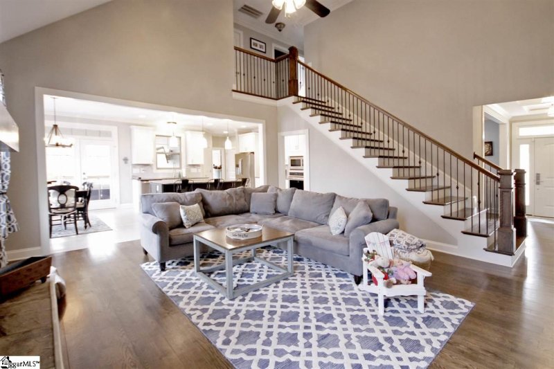 Property image 3 at 1 Windswept Knoll Drive, Taylors, SC 29687