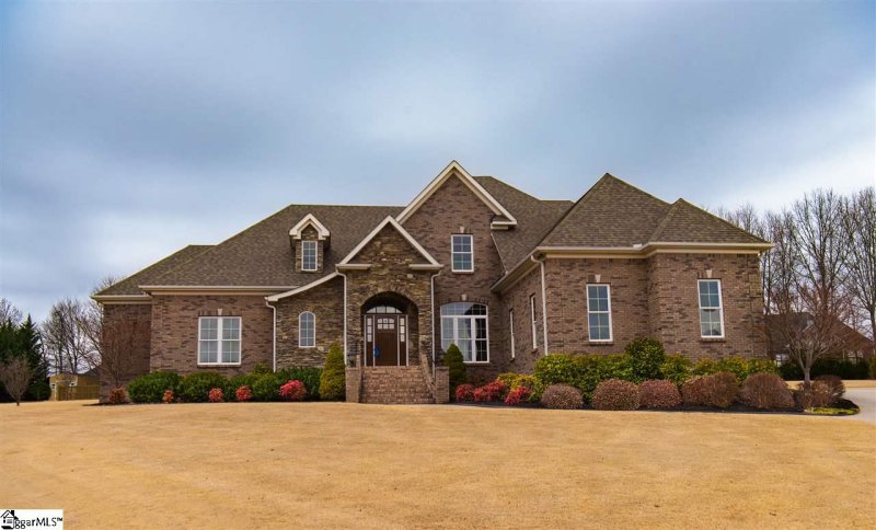 Property image 2 at 15 Meadow Trace Court, Greer, SC 29651