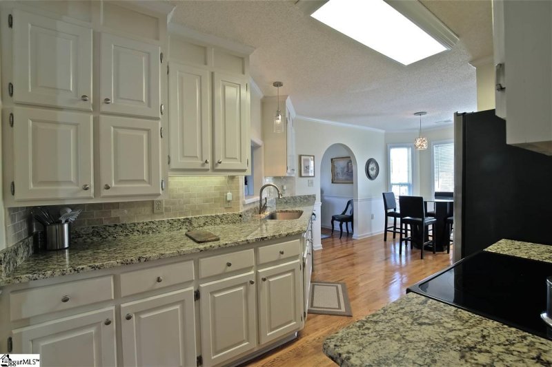 Property image 3 at 316 Tearose Lane, Simpsonville, SC 29681