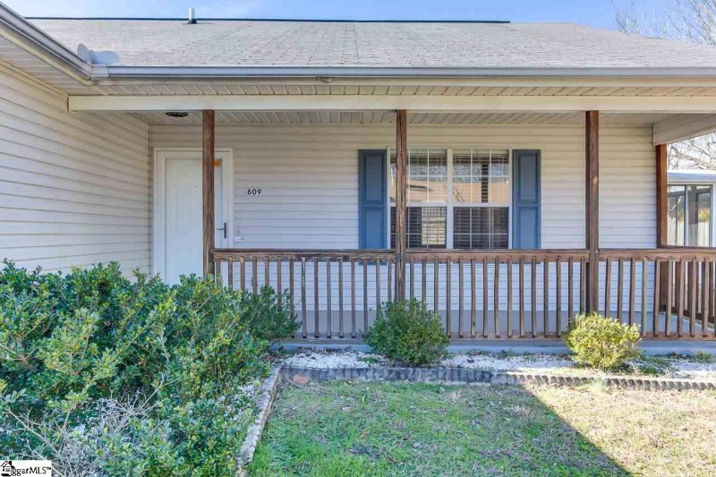 Property image 3 at 609 Forest Creek Circle, Greer, SC 29651