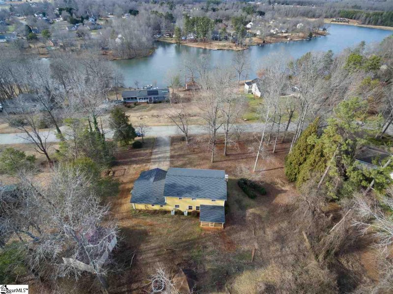 Property image 2 at 140 Chestnut Lake Drive, Inman, SC 29349