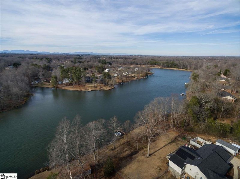 Property image 3 at 140 Chestnut Lake Drive, Inman, SC 29349