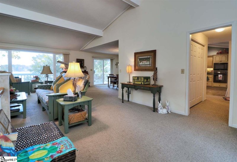 Property image 4 at 221 Apollo Drive, Seneca, SC 29672