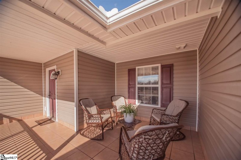 Property image 2 at 6 Muirfield Court, Simpsonville, SC 29681