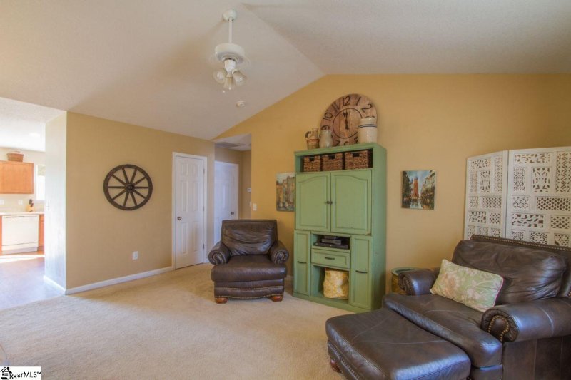 Property image 3 at 121 Kensett Drive, Williamston, SC 29697