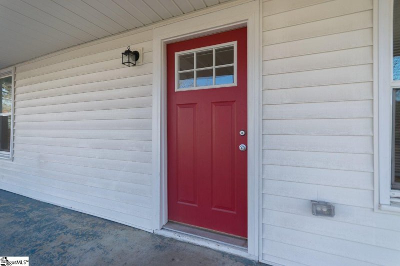 Property image 2 at 11 Geer Street, Greer, SC 29650