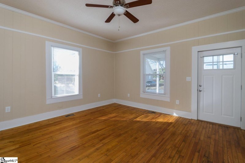 Property image 3 at 11 Geer Street, Greer, SC 29650