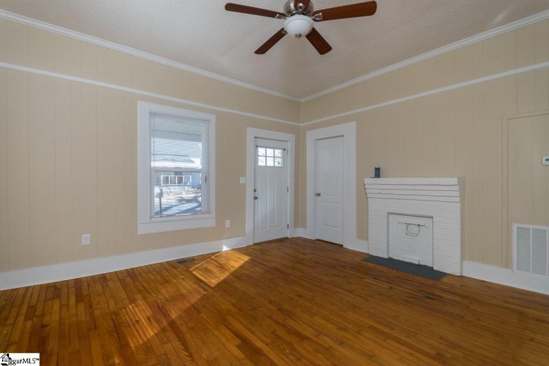Property image 4 at 11 Geer Street, Greer, SC 29650