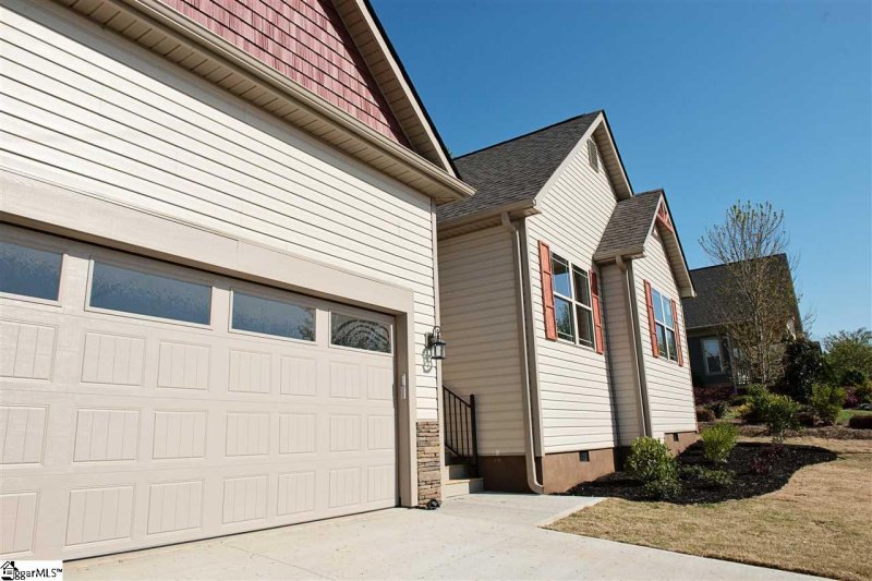 Property image 2 at 142 Page Creek Boulevard, Landrum, SC 29356