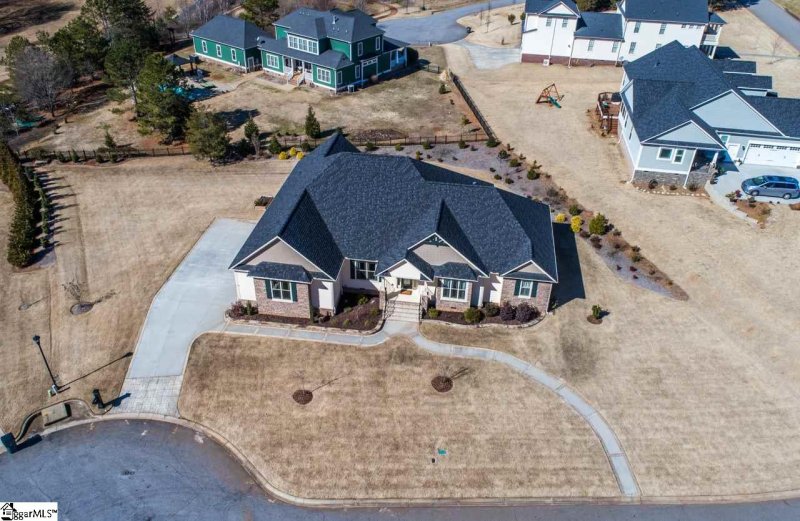Property image 2 at 230 Watkins Farm Drive, Greer, SC 29651