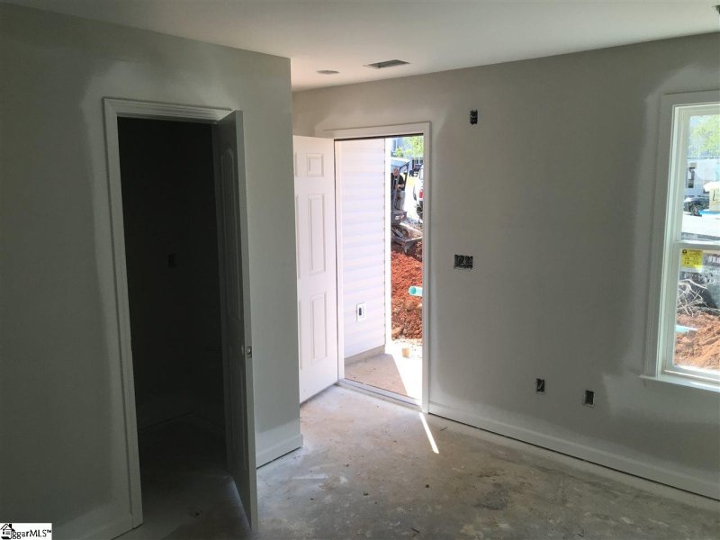 Property image 3 at 104 Glazed Springs Court, Easley, SC 29642