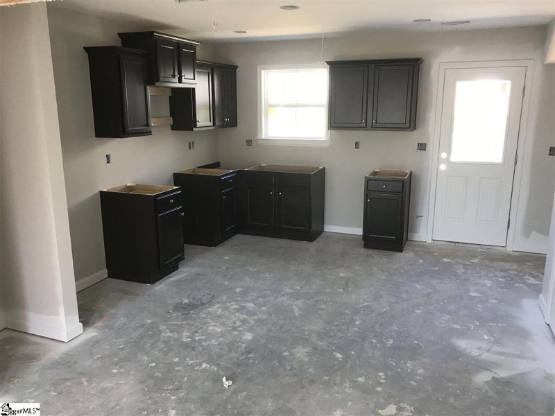 Property image 4 at 104 Glazed Springs Court, Easley, SC 29642