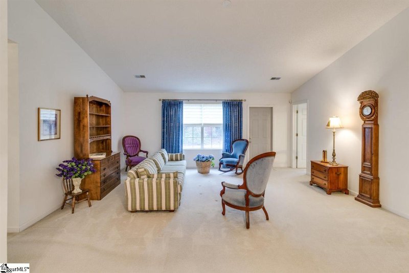 Property image 3 at 104 Willow Bend Drive, Taylors, SC 29687