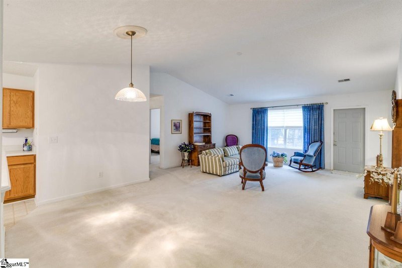 Property image 4 at 104 Willow Bend Drive, Taylors, SC 29687