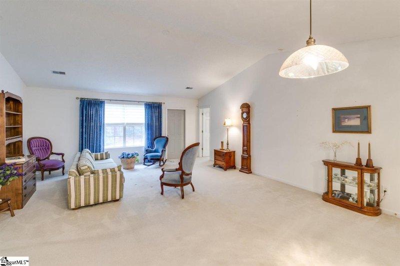 Property image 5 at 104 Willow Bend Drive, Taylors, SC 29687