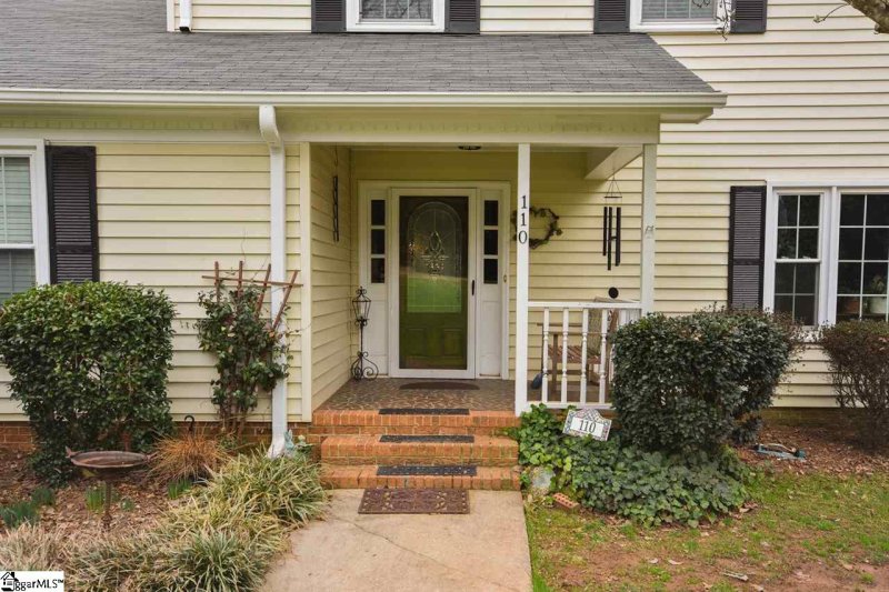 Property image 2 at 110 Chestnut Oaks Circle, Simpsonville, SC 29681