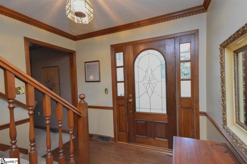 Property image 3 at 110 Chestnut Oaks Circle, Simpsonville, SC 29681