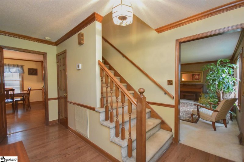 Property image 4 at 110 Chestnut Oaks Circle, Simpsonville, SC 29681