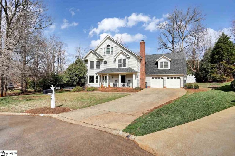 Property image 2 at 5 Briton Court, Greenville, SC 29615
