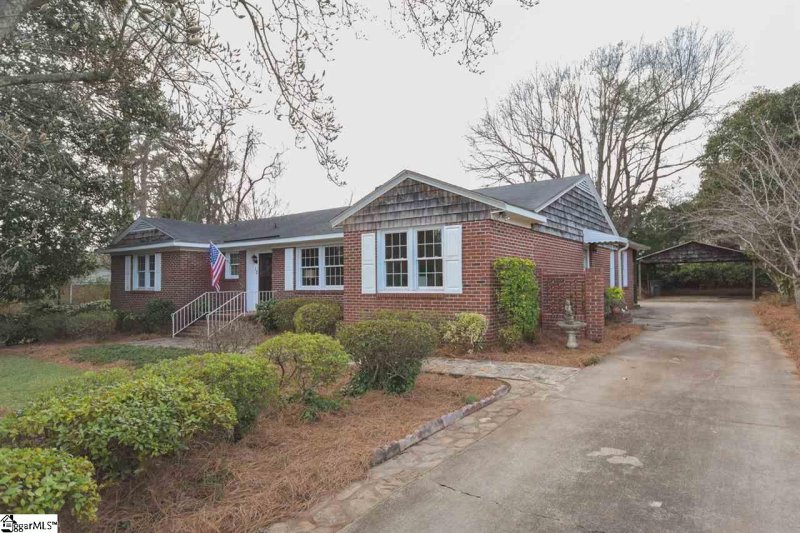 Property image 2 at 12 Ivy Trail, Greenville, SC 29615