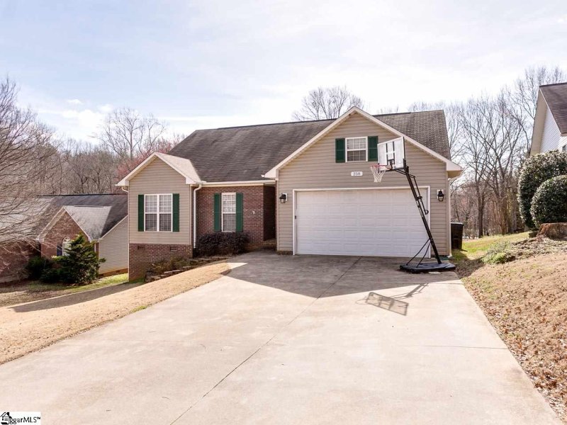Property image 2 at 258 Lynhaven Drive, Spartanburg, SC 29303