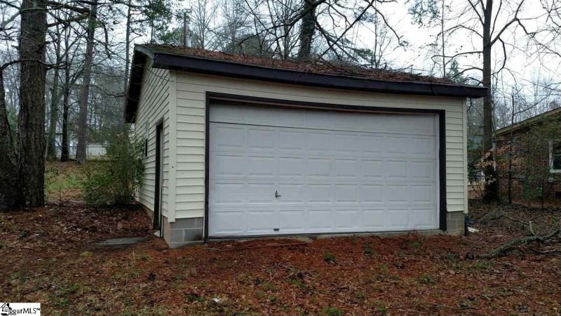 Property image 2 at 222 Brooklawn Drive, Fountain Inn, SC 29644