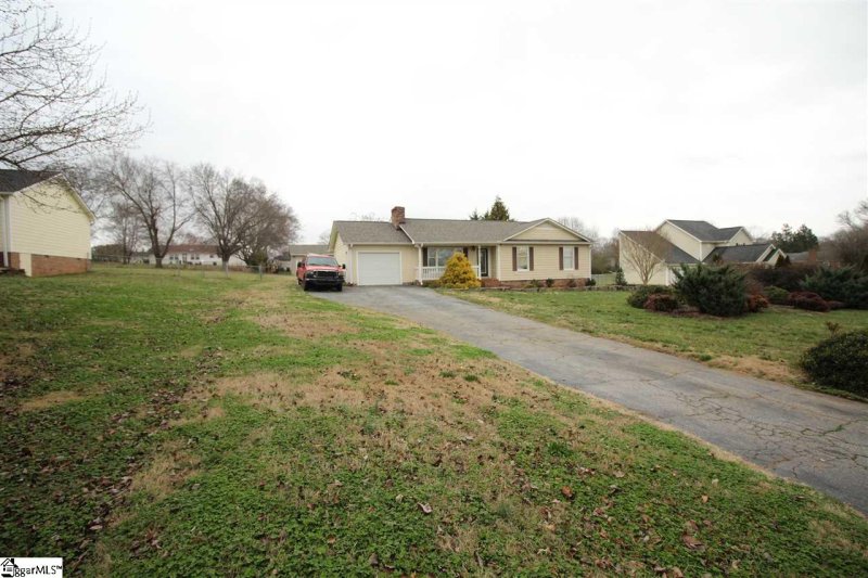 Property image 2 at 104 Nether Lane, Moore, SC 29369