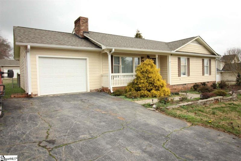 Property image 4 at 104 Nether Lane, Moore, SC 29369