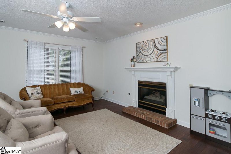 Property image 2 at 28 Honeysuckle Terrace, Spartanburg, SC 29307