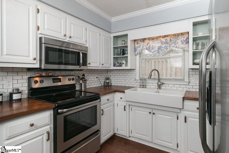 Property image 4 at 28 Honeysuckle Terrace, Spartanburg, SC 29307