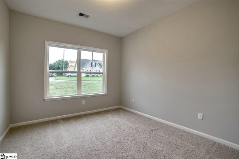 Property image 3 at 284 Autumn Glen Drive, Spartanburg, SC 29303