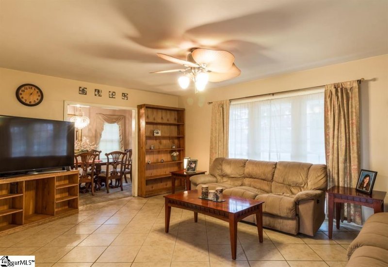 Property image 2 at 423 Tanglewood Drive, Anderson, SC 29621