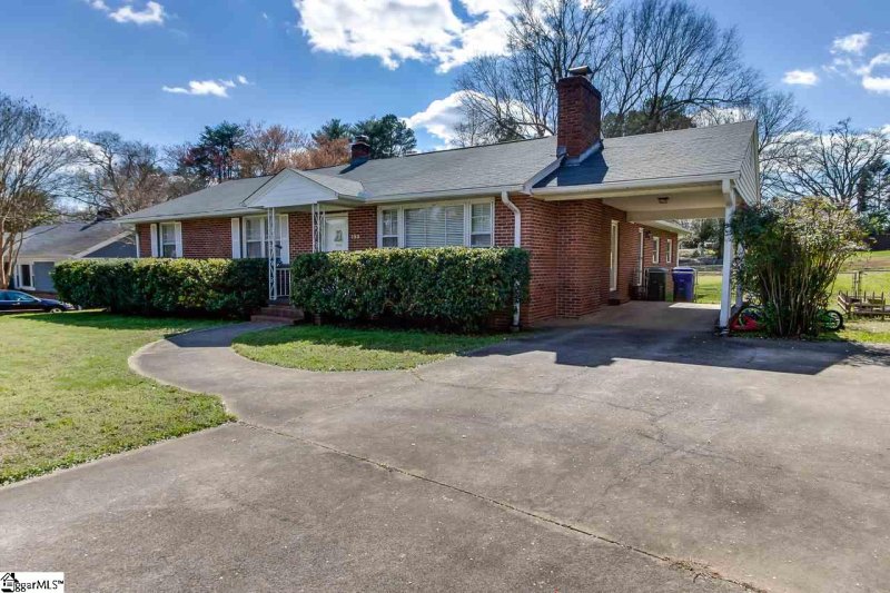 Property image 3 at 153 Batesview Drive, Greenville, SC 29607