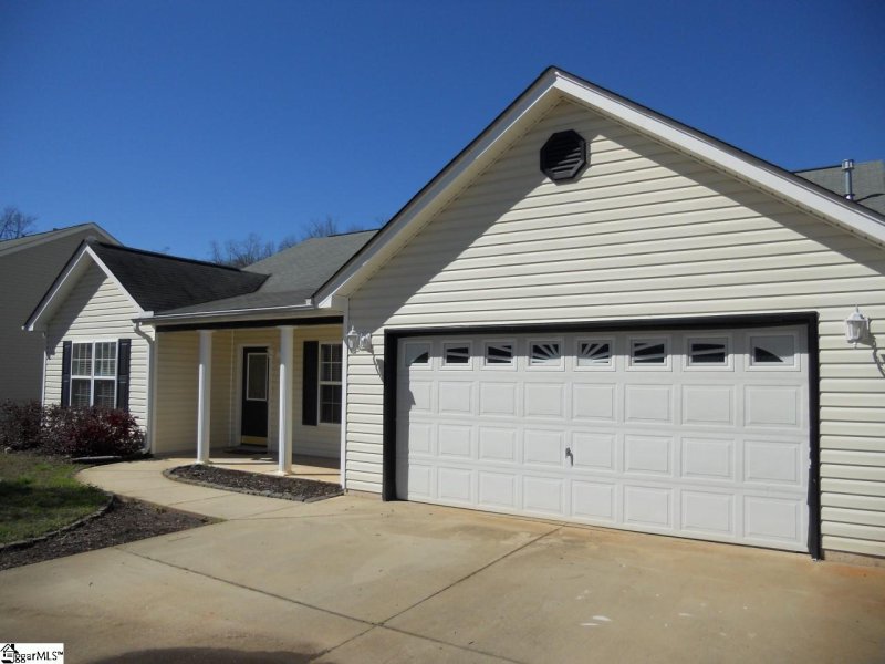 Property image 2 at 220 Rivers Edge Drive, Easley, SC 29642