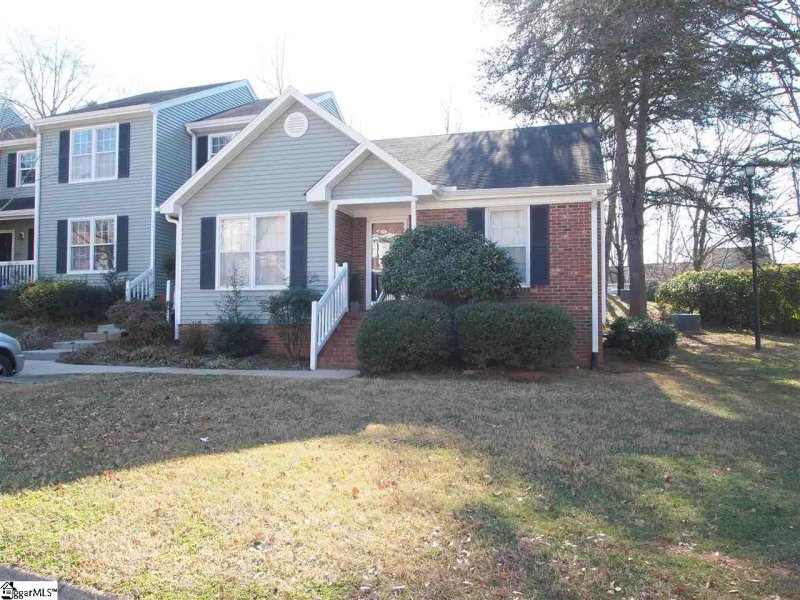 Property image 2 at 402 Queene Street, Mauldin, SC 29662
