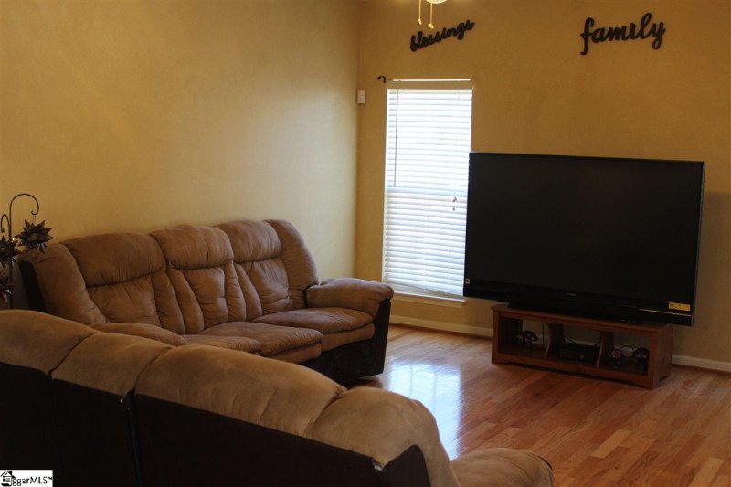 Property image 3 at 304 Gunnison Drive, Simpsonville, SC 29681