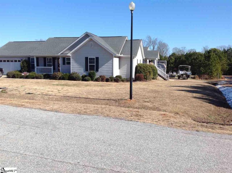 Property image 2 at 117 Essex Drive, Clinton, SC 29325