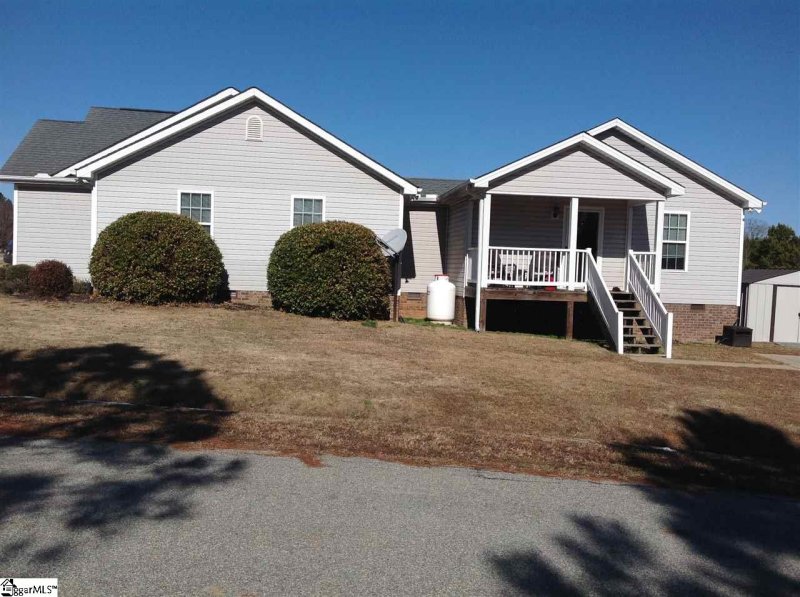 Property image 3 at 117 Essex Drive, Clinton, SC 29325