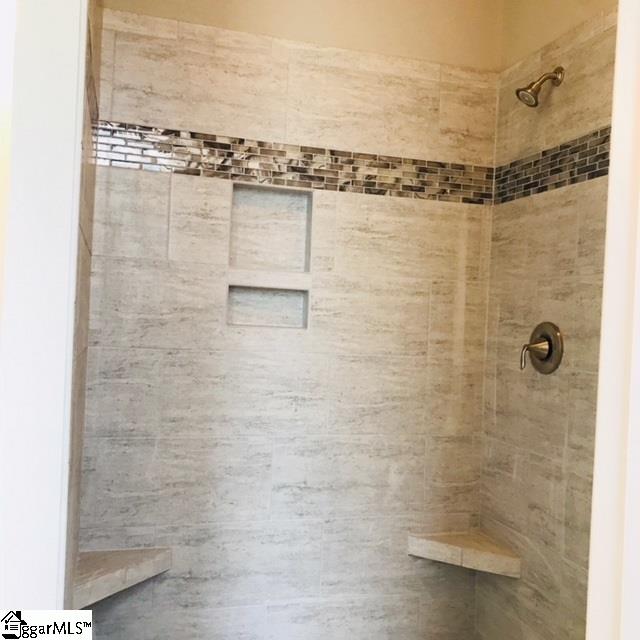 Property image 5 at 216 Round Stone Way, Greenville, SC 29607