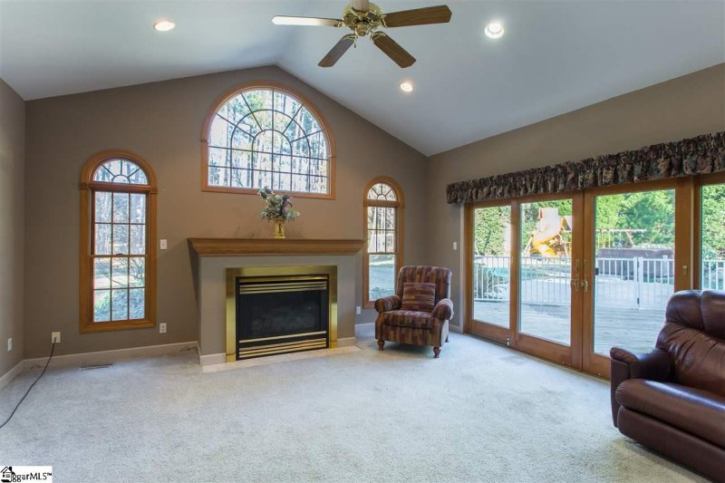 Property image 3 at 6 Cherry Field Court, Greer, SC 29651