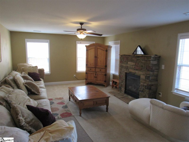 Property image 3 at 201 Silver Run Lane, Greenville, SC 29607