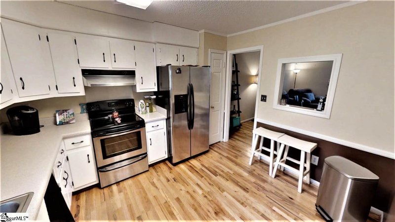 Property image 2 at 111 VILLAGE Court, Greer, SC 29651