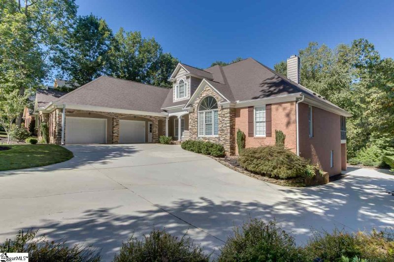 Property image 2 at 6 Claymore Court, Greer, SC 29650
