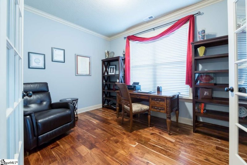 Property image 4 at 325 Owasso Drive, Greenville, SC 29615