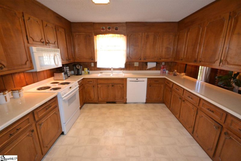 Property image 3 at 103 Keystone Court, Travelers Rest, SC 29690